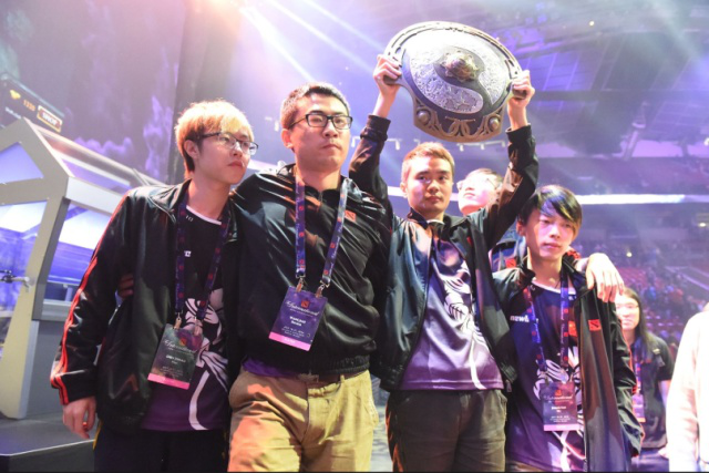 Baolan看宁王想转会：跟谁转呢？只能跟打野队长转 感觉同费才行